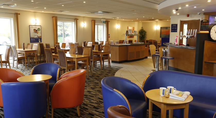 Отель Holiday Inn Express Lichfield