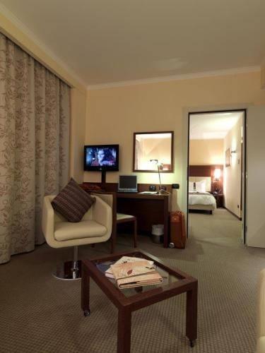 Отель Holiday Inn Salerno-Cava De' Tirreni