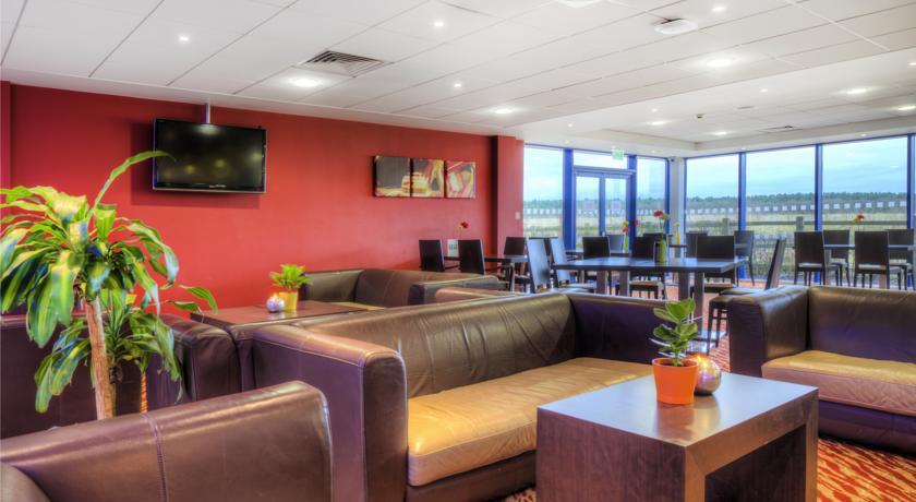 Отель Holiday Inn Express Kettering Corby