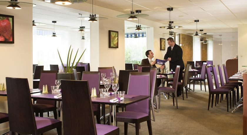 Отель Novotel Valenciennes Aérodrome