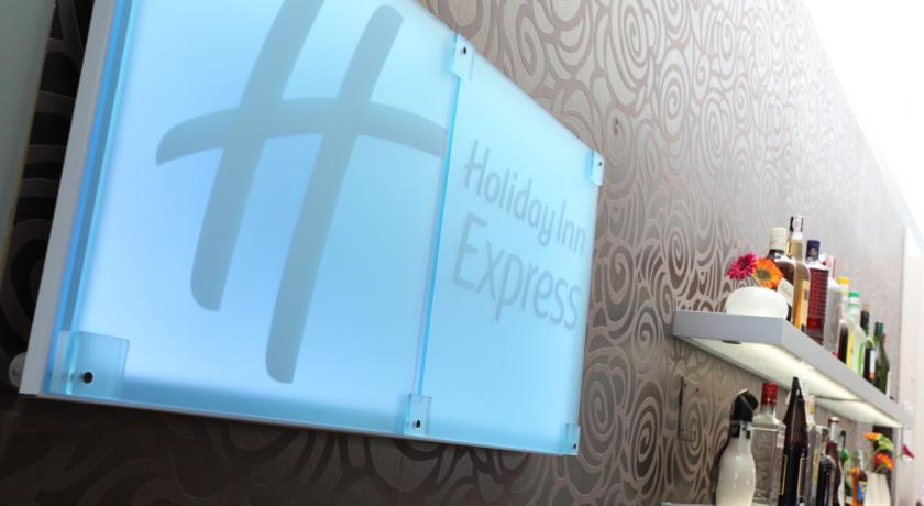 Отель Holiday Inn Express Madrid Leganes