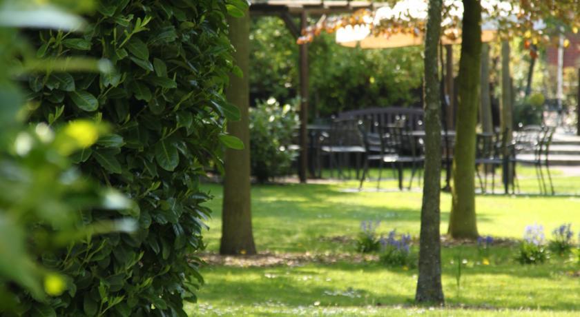Отель Fairlawns, Hotel And Spa