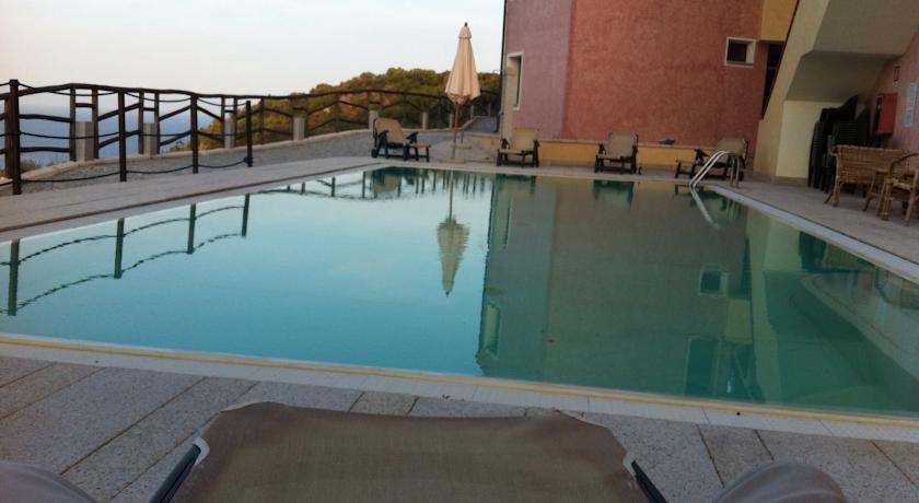 Отель Hotel Castello Budoni