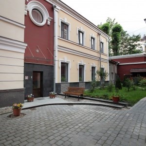 Петровский Двор