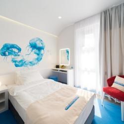 Starboard Side Hotel