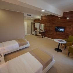 B Hotel