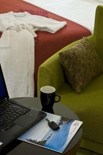 Отель Courtyard by Marriott Paris Saint Denis Hotel