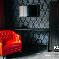 ROOM 12