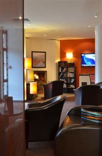 Отель Kyriad Prestige Deauville Trouville Centre