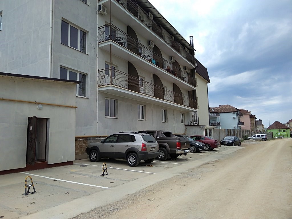 Отель Nikos