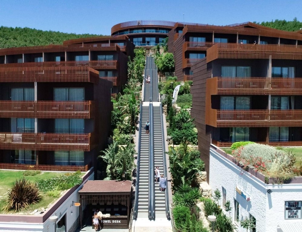 Отель Titanic Deluxe Bodrum