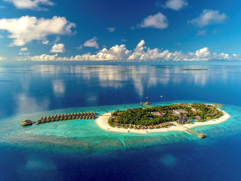 Отель Kudafushi Resort and Spa