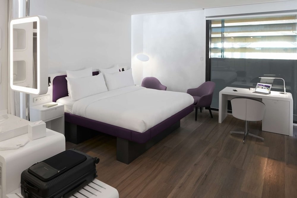 Отель YOTEL Istanbul Airport LANDSIDE