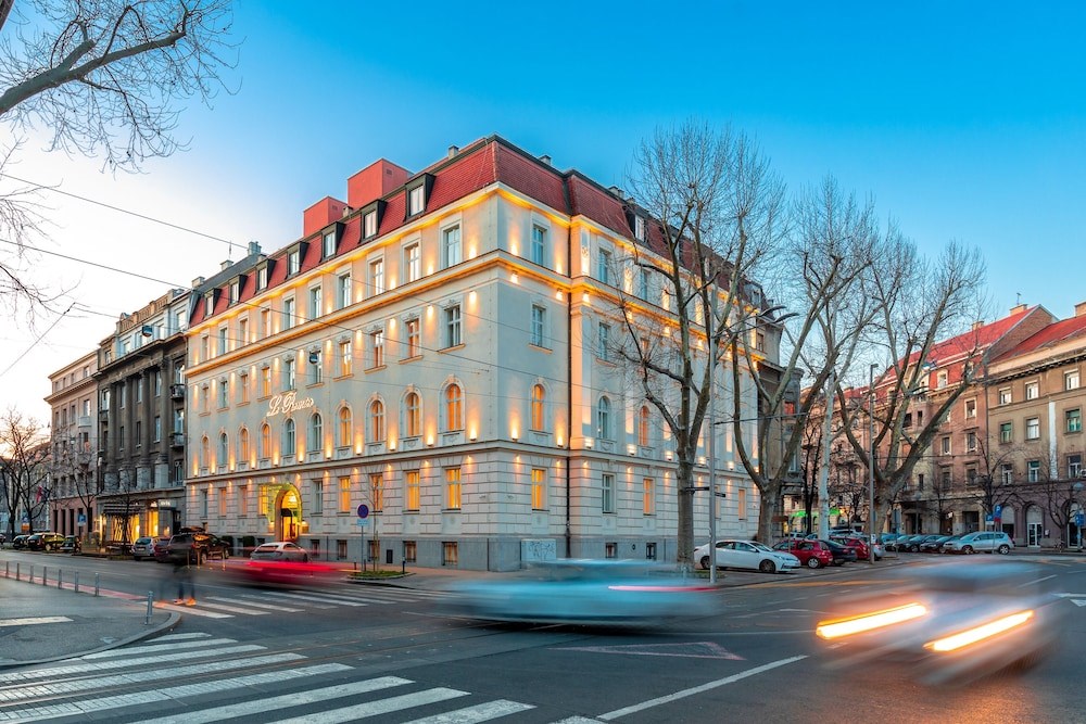 Le Premier Boutique Hotel