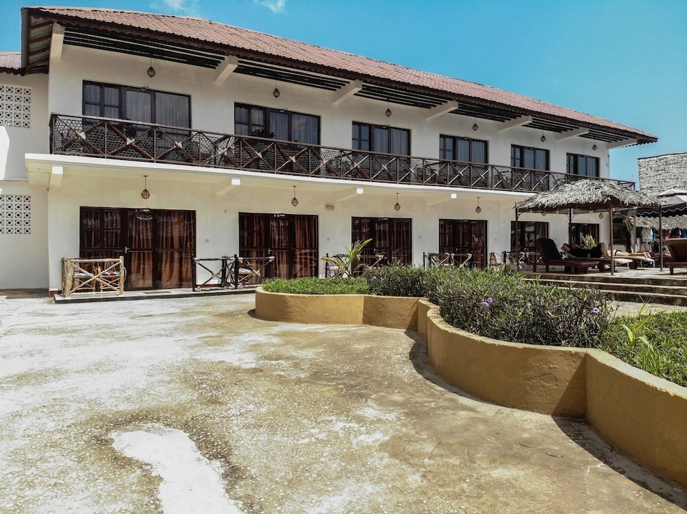 Отель Amaan Beach Bungalows