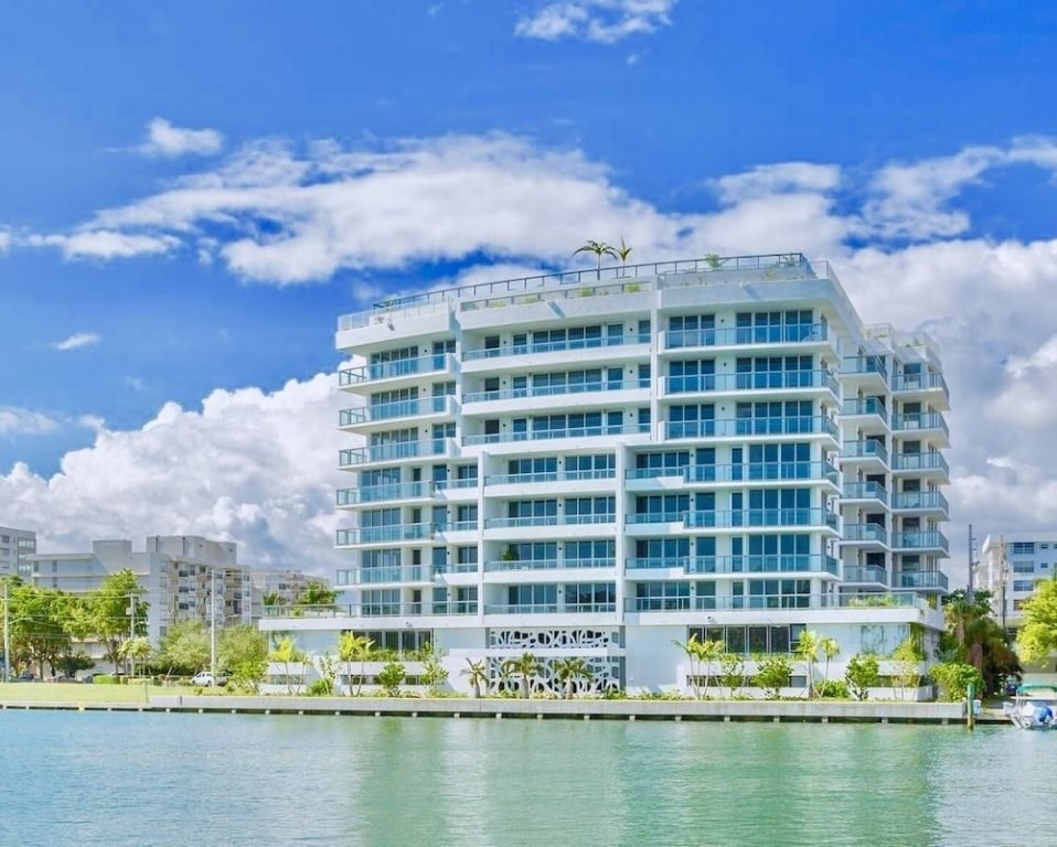 Отель Ivory on the Bay