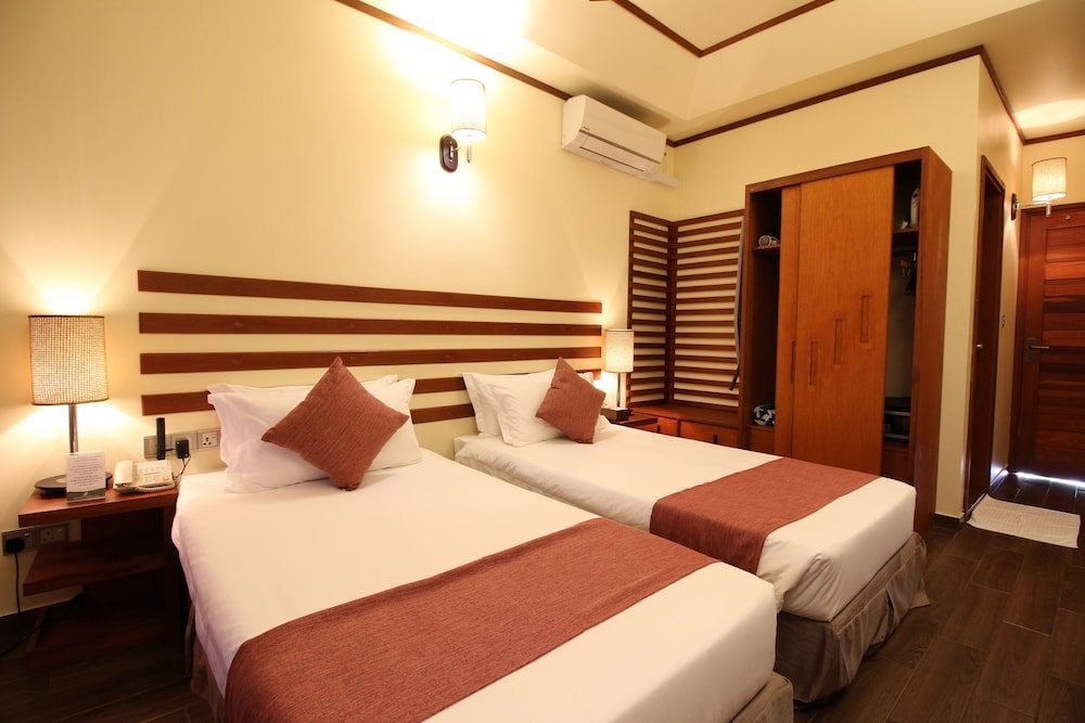 Отель Araamu Holidays & Spa