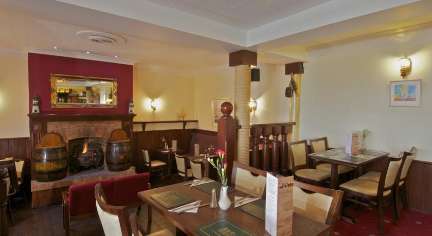 Отель Cove Bay Hotel