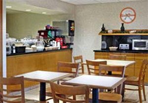 Отель Econolodge Inn & Suites