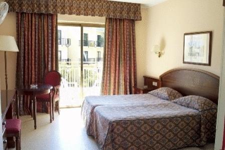 Отель Blue Sea Bugibba Hotel & Apartments