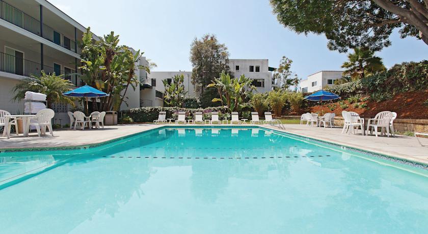 Отель Days Inn & Suites Santa Barbara
