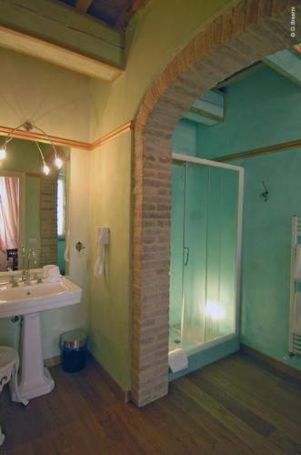 Отель Relais Villa Roncuzzi