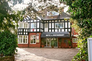 Wake Green Lodge Hotel
