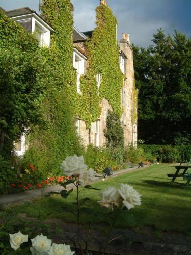 Отель Loch Kinord Hotel