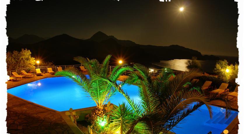 Damnoni Bay