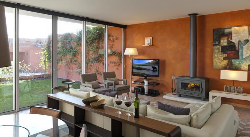 Отель Bom Sucesso Holiday Design Villas