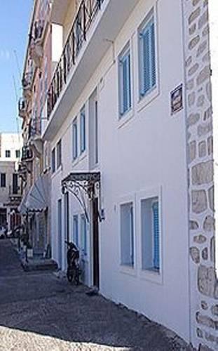 Отель Halaris Rooms