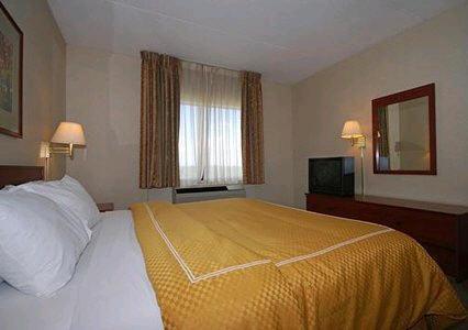 Отель Comfort Suites O'Hare Airport