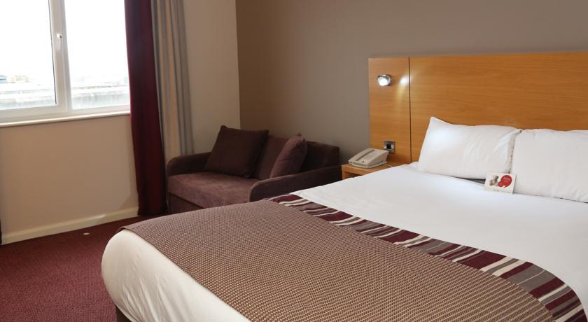 Отель Jurys Inn Swindon