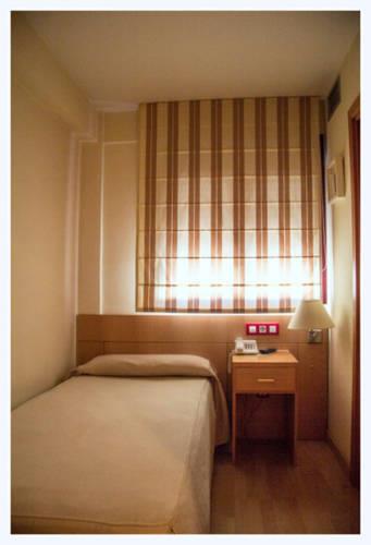 Отель Hotel Villa de Zaragoza