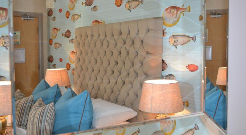 Отель Roslin Beach Hotel