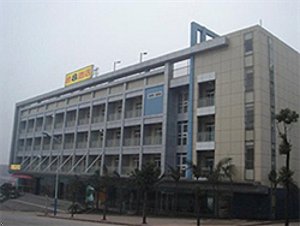 Отель Yibin Lu Neng Super 8 Hotel