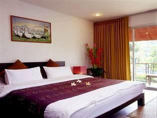 Отель Saiyok Country Resort