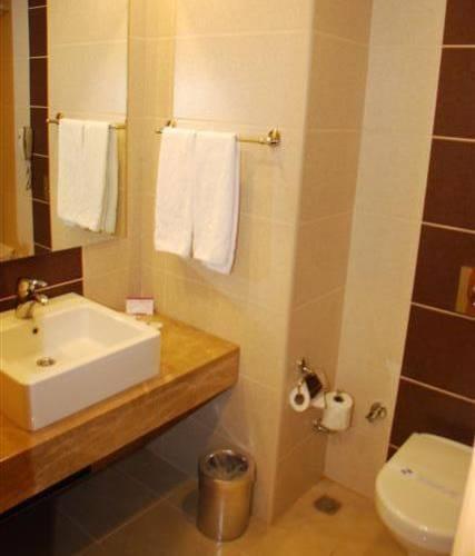 Отель Perissia Hotel & Convention Centre