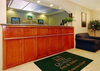 Отель Quality Inn & Suites