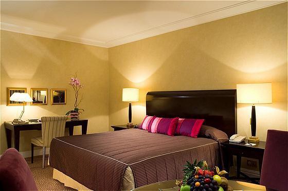 Warwick Champs-Elysees Hotel