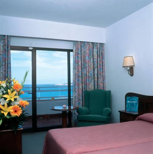 Отель Riu Playa Cala Millor