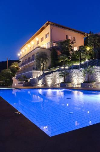 Отель Hotel Benacus