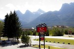 Отель Econo Lodge Canmore