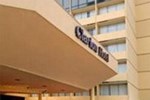 Отель Clarion Inn & Suites By Hampton Convention Center