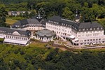 Отель Steigenberger Grandhotel Petersberg