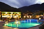 Отель Schlosshof Charme Resort – Hotel & Camping