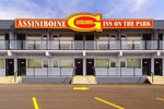 Отель Assiniboine Gordon Inn on the Park