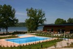 Отель Madame Vacances Les Chalets du Lac de la Vingeanne