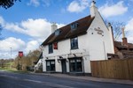 Отель Cromwell Arms Country Pub with Rooms