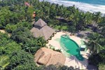 Отель Clandestino Beach Resort